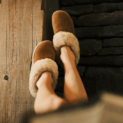 OluKai Sale | Ku‘i Women‘s Slip-On Slippers - Tan / Bone