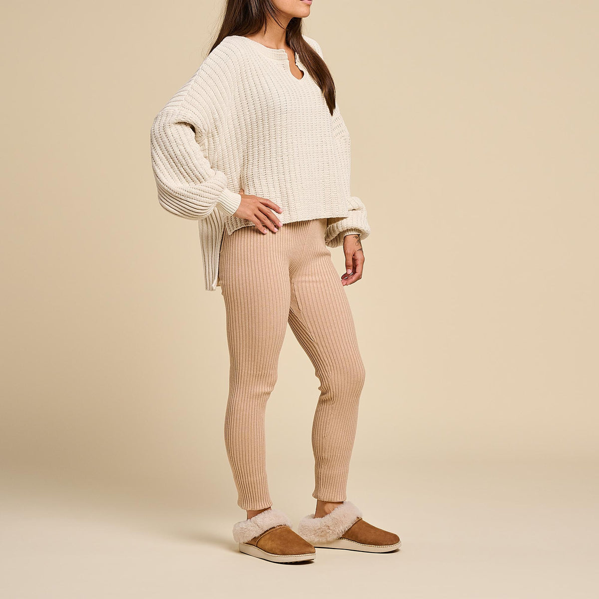 OluKai Sale | Ku‘i Women‘s Slip-On Slippers - Tan / Bone