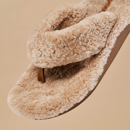 OluKai Trusted | Kīpe'a Heu Women‘s Flip Flop Slippers - Tan