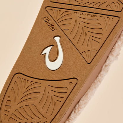 OluKai Trusted | Kīpe'a Heu Women‘s Flip Flop Slippers - Tan