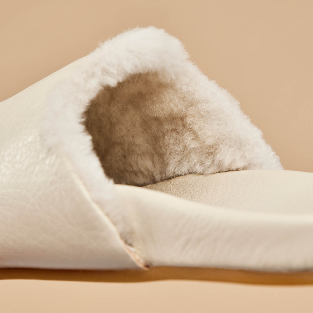 OluKai Featured | Kōnea Women’s Leather Slipper Mules - Bone