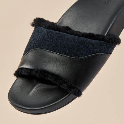 OluKai Deals | Hō‘ala Slide Women’s Slide Slipper Sandals - Black