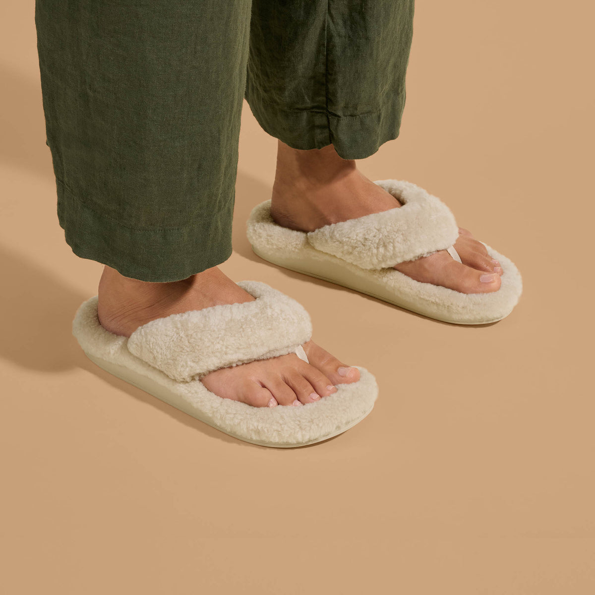 OluKai Trending | Kīpe'a Heu Women‘s Flip Flop Slippers - Tapa