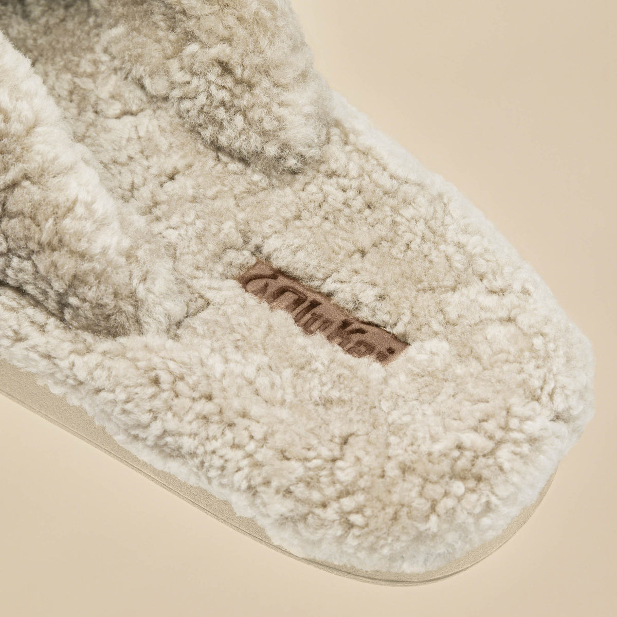 OluKai Trending | Kīpe'a Heu Women‘s Flip Flop Slippers - Tapa