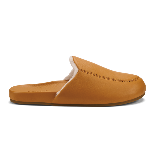 OluKai Trending | Kōnea Women’s Leather Slipper Mules - Saddle