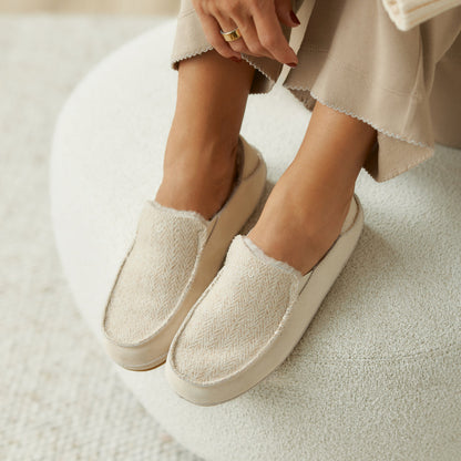 OluKai Value | Nohea Slipper - Kapa Stripe / Puka