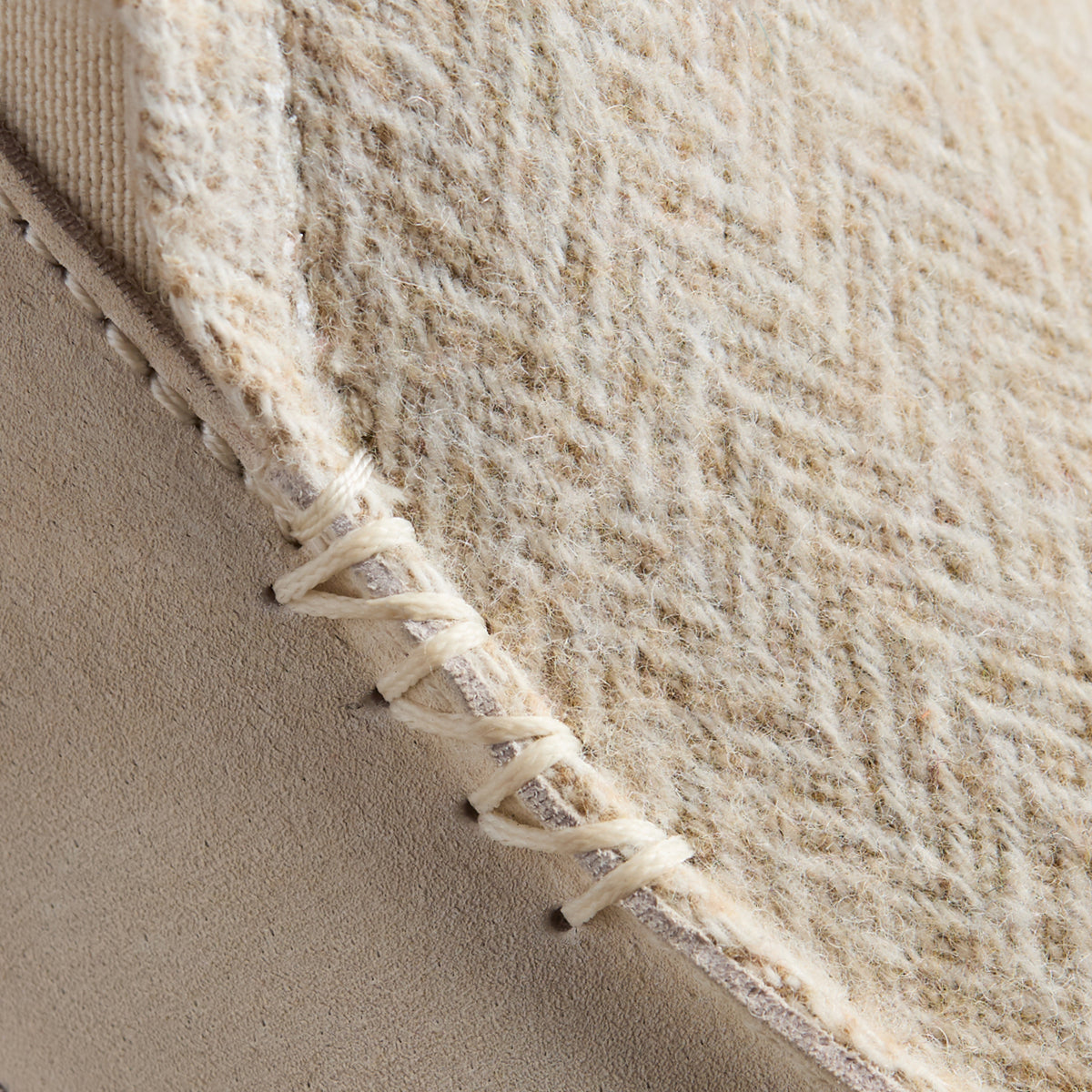 OluKai Value | Nohea Slipper - Kapa Stripe / Puka