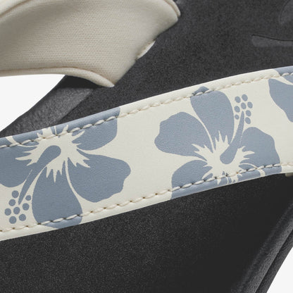 OluKai Everyday | ‘Ohana - White Sand / Pua