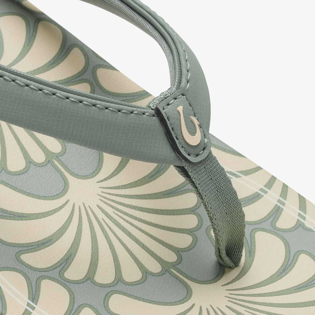 OluKai Recommended | ‘Uiki - Silver Pine / Pa‘i