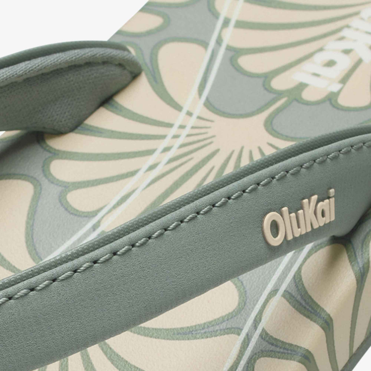 OluKai Recommended | ‘Uiki - Silver Pine / Pa‘i