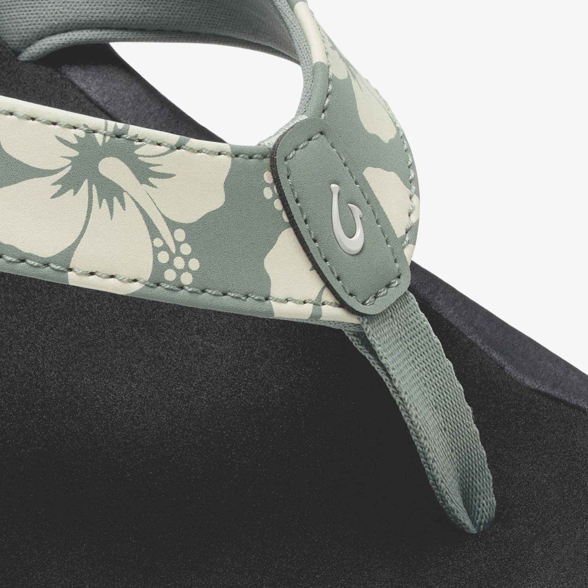 OluKai Latest | ‘Ohana - Silver Pine / Pua