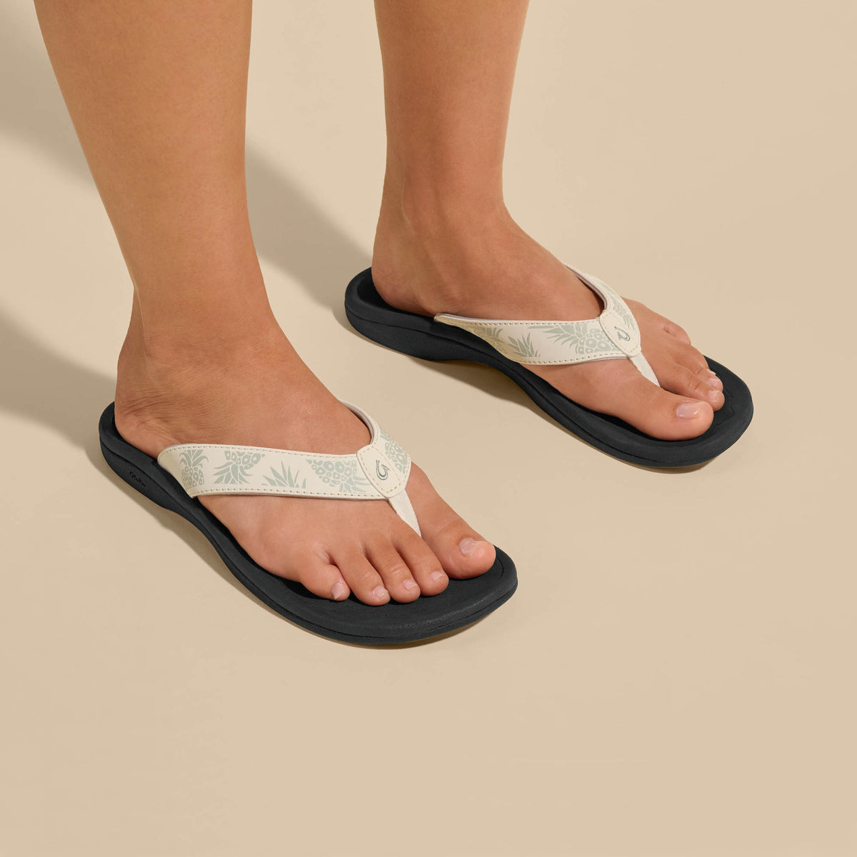 OluKai Quality | ‘Ohana Women's Beach Sandals - Bright White / Hua