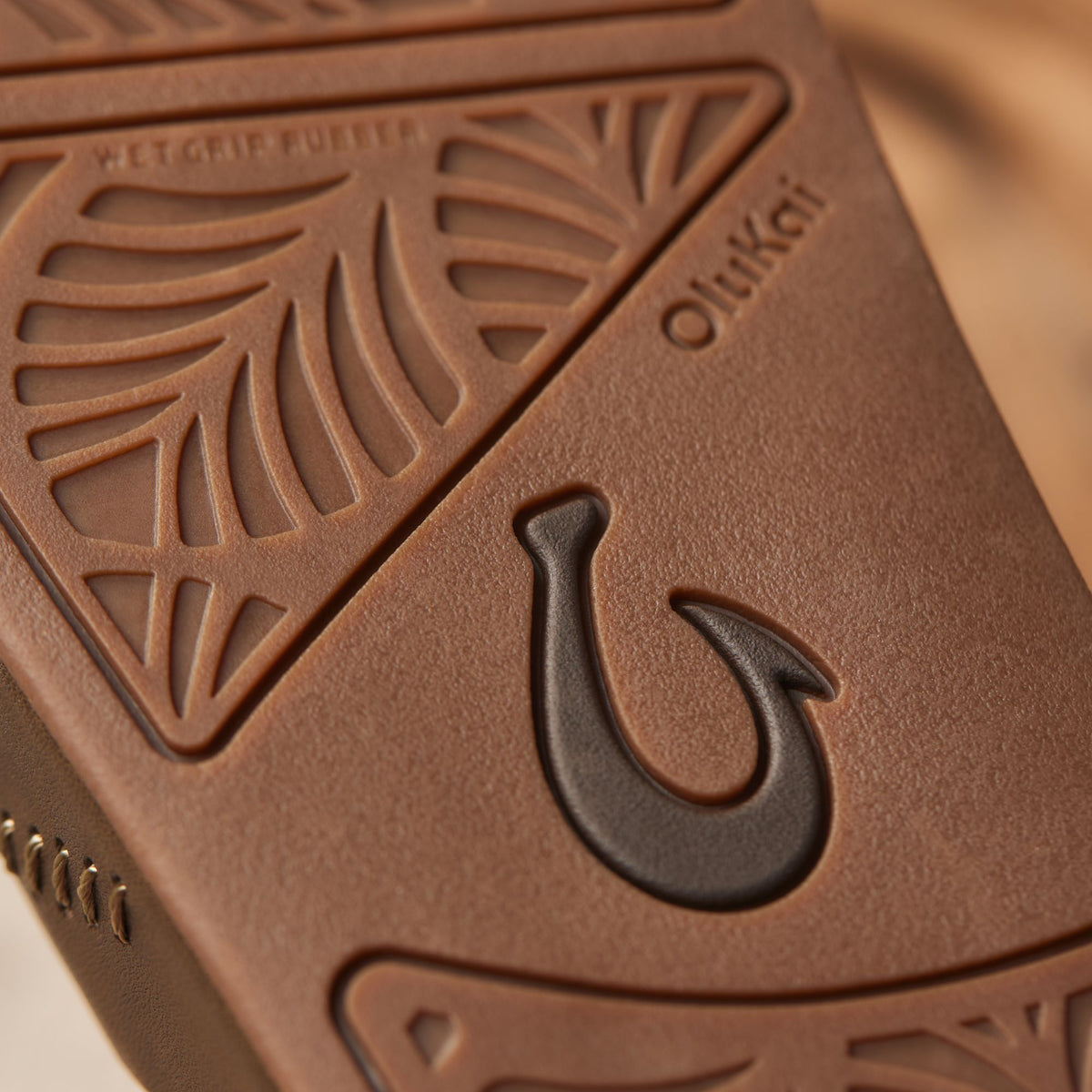 OluKai Top Pick | Kīpe‘a ‘Olu - Wheat Gold / Toffee