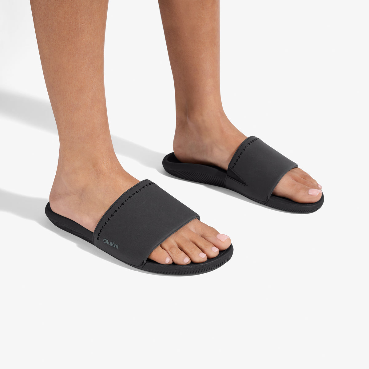 OluKai Sale | Ulele Slide - Black / Black