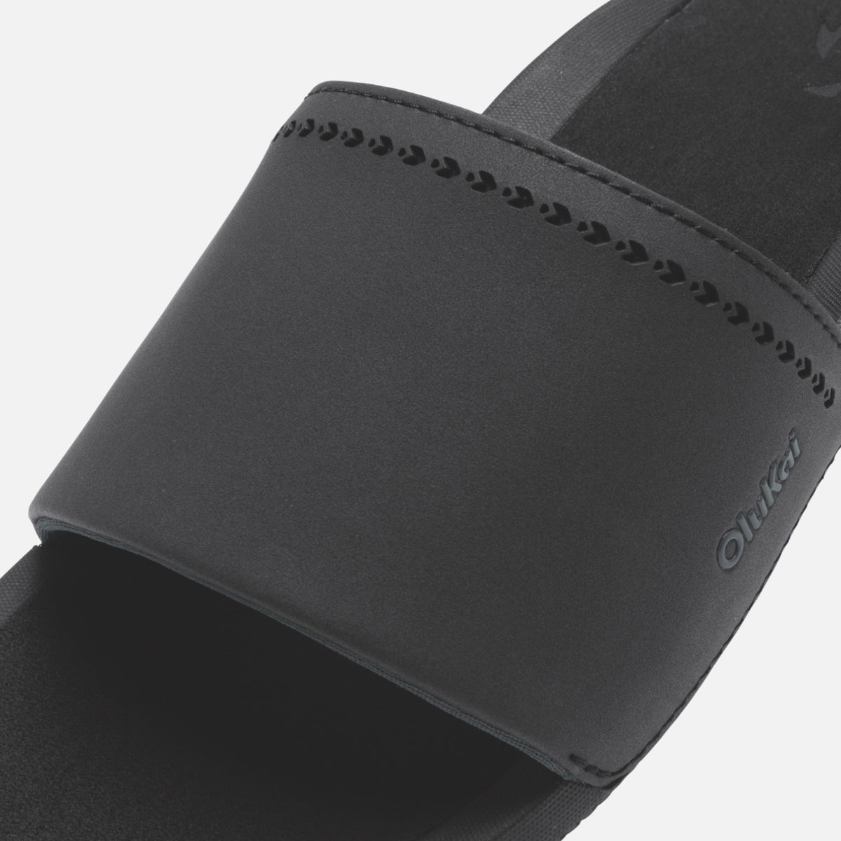 OluKai Sale | Ulele Slide - Black / Black
