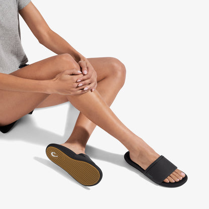 OluKai Sale | Ulele Slide - Black / Black