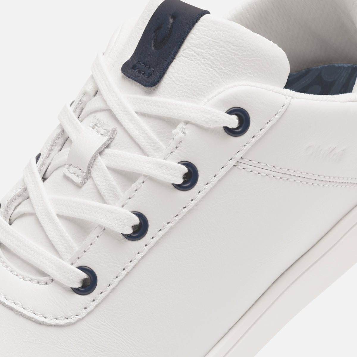 OluKai Deals | Puakea - Bright White / Trench Blue