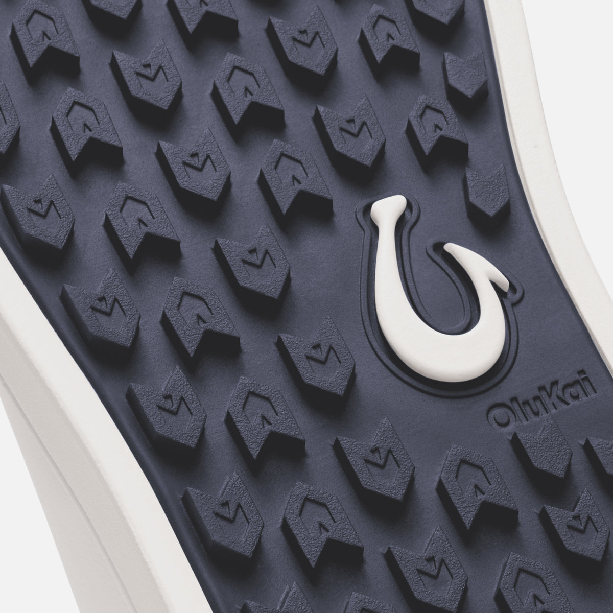 OluKai Deals | Puakea - Bright White / Trench Blue